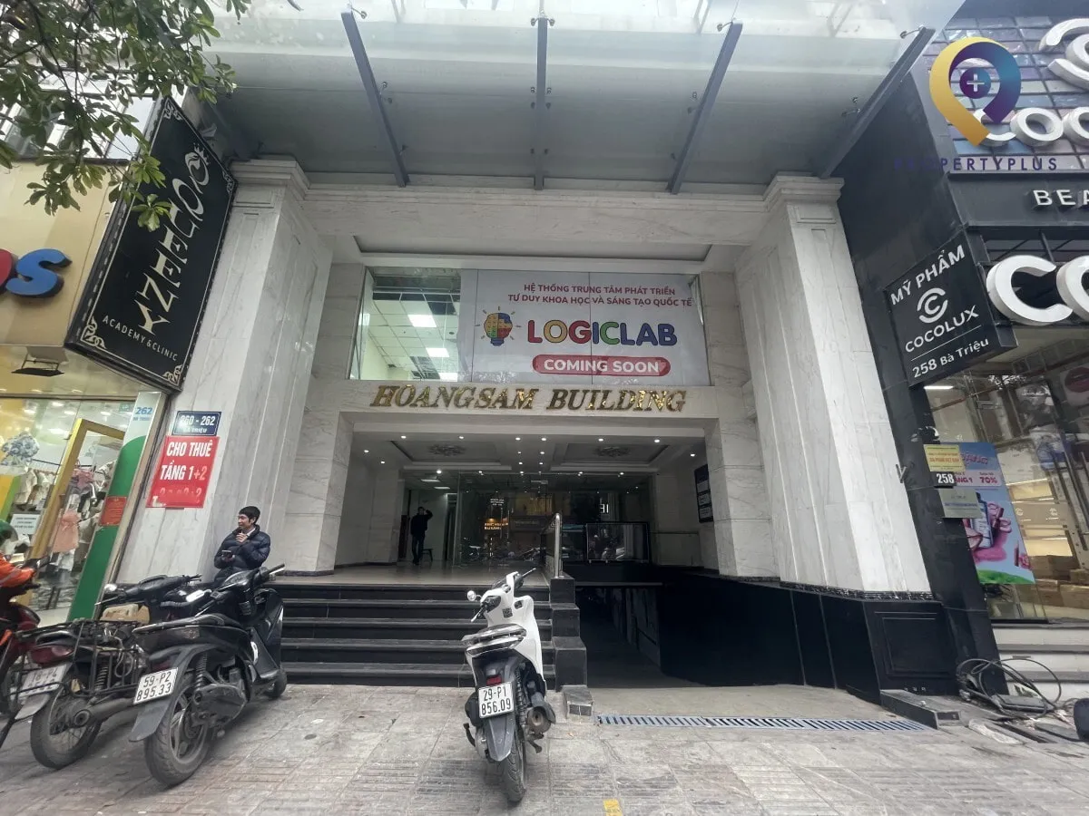 Khu vực sảnh ngoài tòa nhà Hoàng Sâm Building